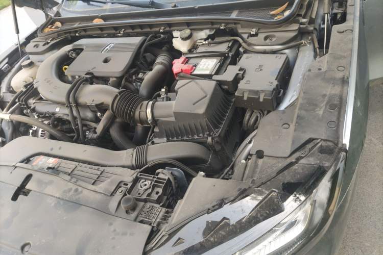 Used Lincoln Z 2025 2.0T Prestige Edition Engine Bay Left