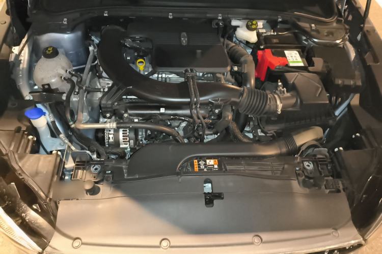 Used Lincoln Z 2025 2.0T Luxury Edition Engine Bay