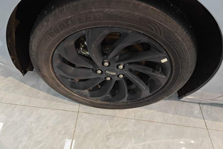 Used Lincoln Z 2025 2.0T Prestige Hybrid Edition Exterior 4