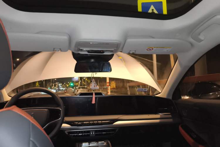 Used Lincoln Z 2025 2.0T Luxury Edition Headliner