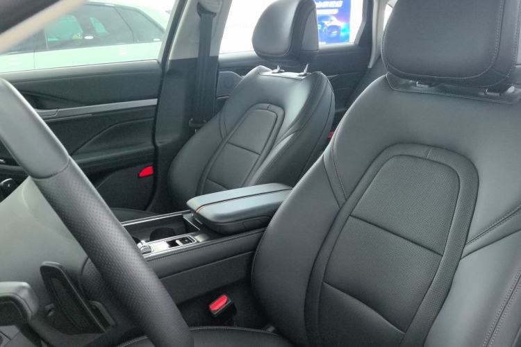 Used Lincoln Z 2025 2.0T Prestige Edition Left Front Seat