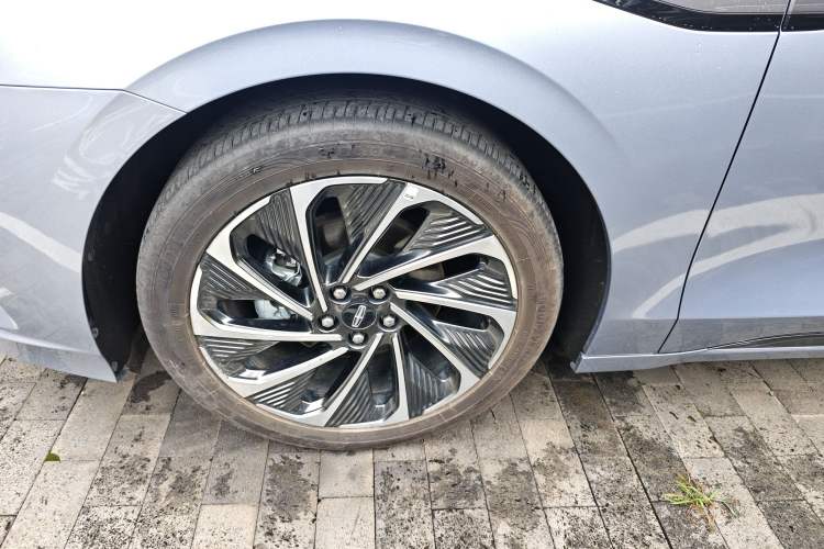 Used Lincoln Z 2025 2.0T Zunyi Hybrid Version Left Front Wheel Hub