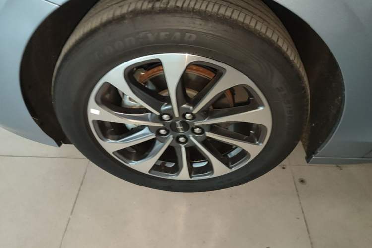 Used Lincoln Z 2025 2.0T Prestige Edition Left Front Wheel Hub