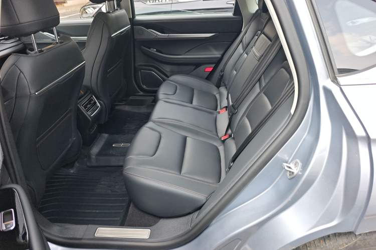 Used Lincoln Z 2025 2.0T Prestige Edition Left Rear Seat