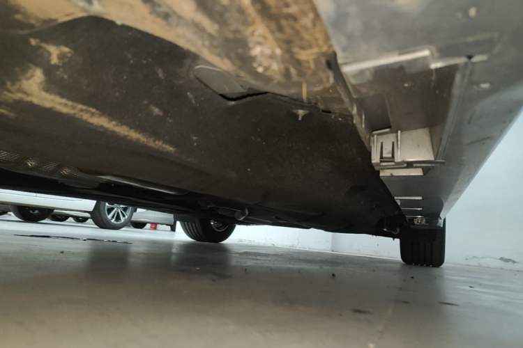 Used Lincoln Z 2025 2.0T Prestige Edition Left Side Sill