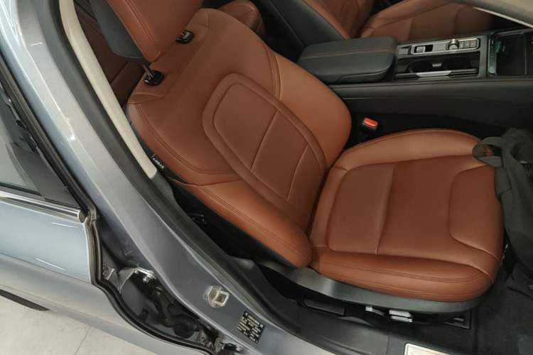 Used Lincoln Z 2025 2.0T Prestige Edition Right Front Seat