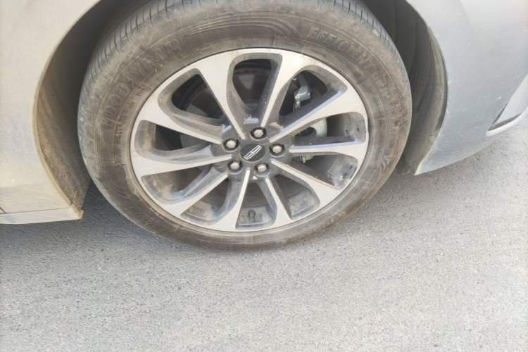 Used Lincoln Z 2025 2.0T Prestige Edition Right Front Wheel Hub