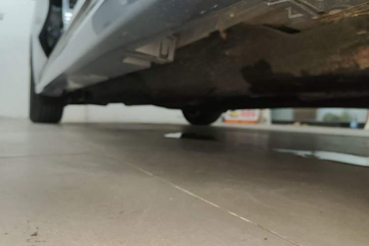 Used Lincoln Z 2025 2.0T Prestige Edition Right Side Sill