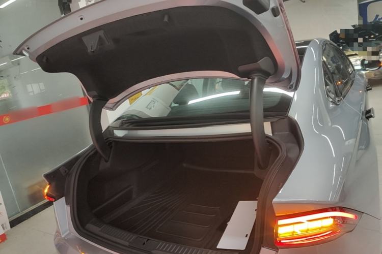 Used Lincoln Z 2025 2.0T Prestige Edition Trunk