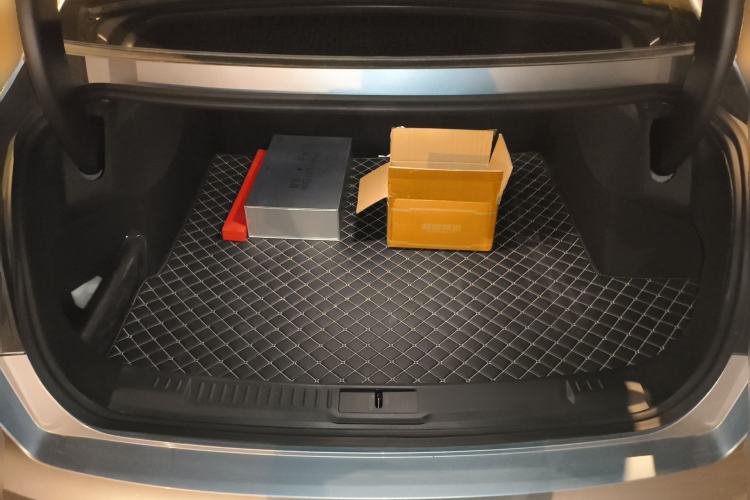 Used Lincoln Z 2025 2.0T Luxury Edition Trunk