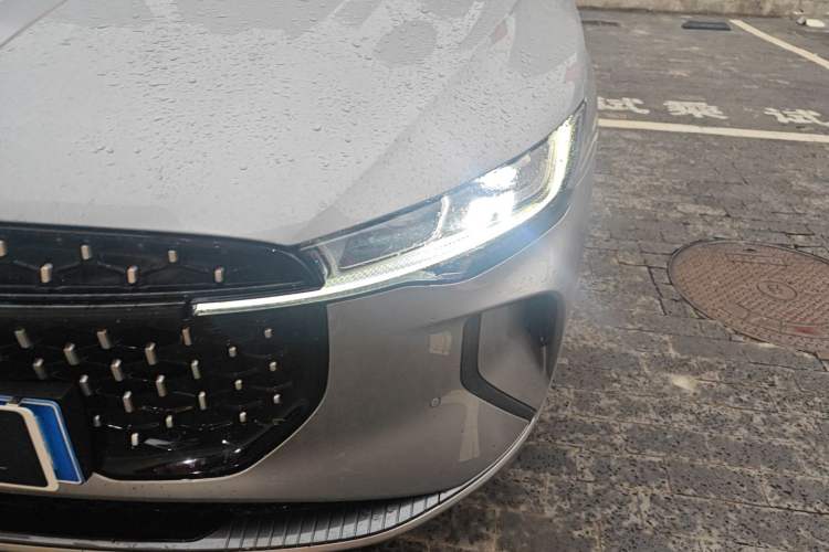 Used Lincoln Z 2025 2.0T Prestige Hybrid Edition Left Front Headlight