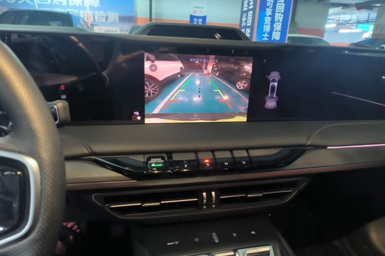 Used Lincoln Z 2025 2.0T Luxury Edition Audio And AC Panel