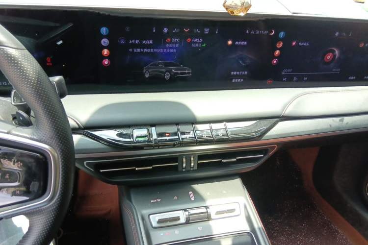 Used Lincoln Z 2025 2.0T Prestige Edition Audio And AC Panel
