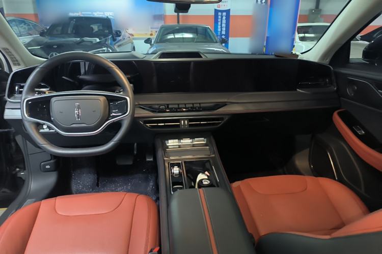Used Lincoln Z 2025 2.0T Luxury Edition Center Console