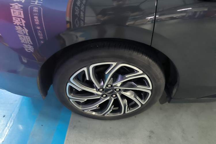 Used Lincoln Z 2025 2.0T Luxury Edition Exterior 5