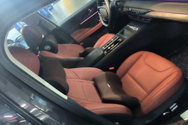 Used Lincoln Z 2025 2.0T Luxury Edition Right Front Seat