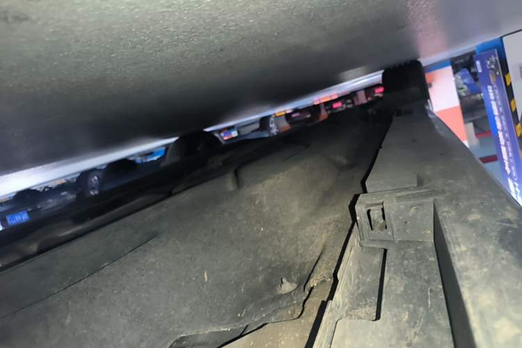 Used Lincoln Z 2025 2.0T Luxury Edition Right Side Sill