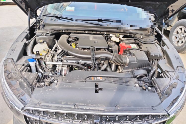 Used Lincoln Z 2025 2.0T Prestige Edition Engine Bay