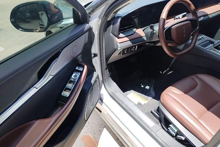 Used Lincoln Z 2025 2.0T Prestige Hybrid Edition Driver Seat