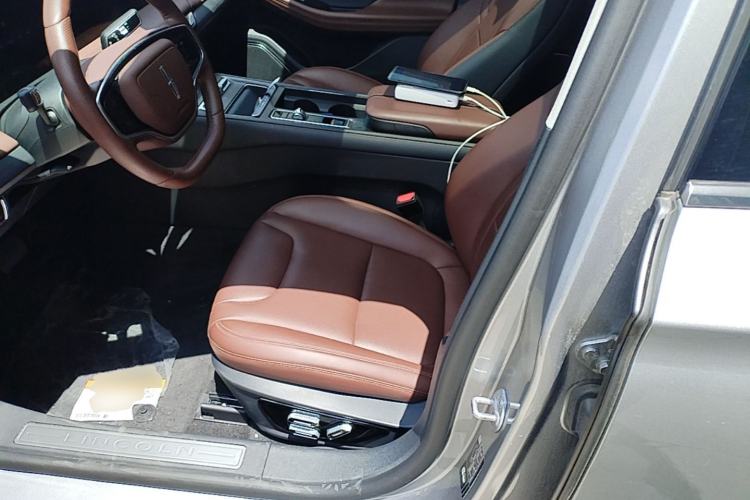 Used Lincoln Z 2025 2.0T Prestige Hybrid Edition Left Front Seat