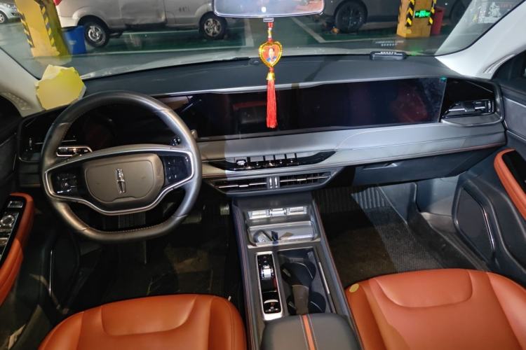 Used Lincoln Z 2025 2.0T Prestige Edition Center Console