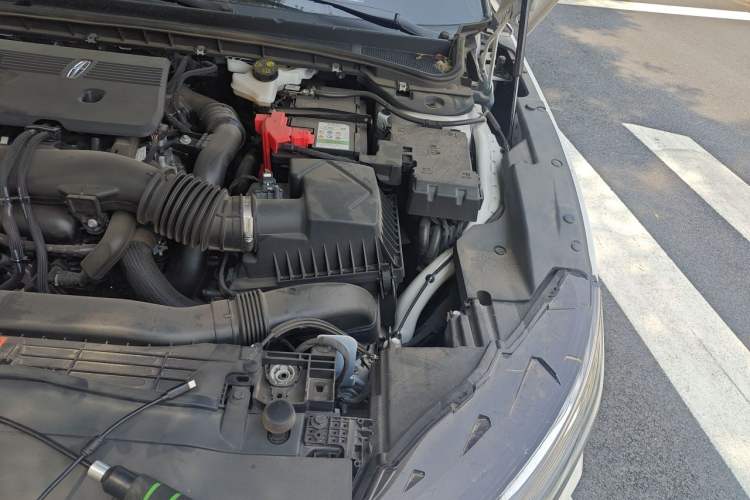 Used Lincoln Z 2025 2.0T Luxury Edition Engine Bay Left