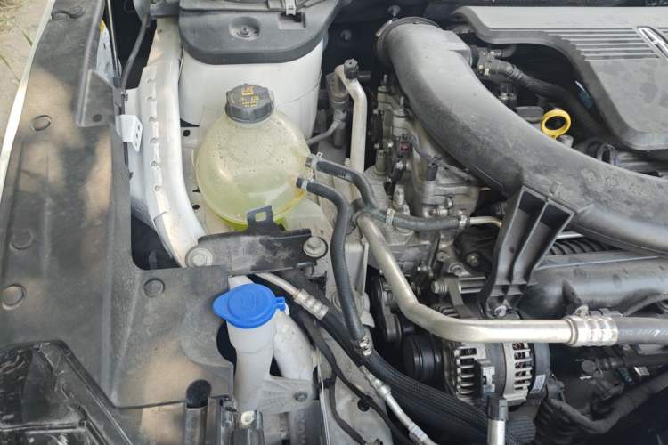 Used Lincoln Z 2025 2.0T Prestige Edition Engine Bay Right
