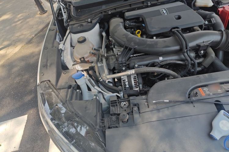 Used Lincoln Z 2025 2.0T Luxury Edition Engine Bay Right