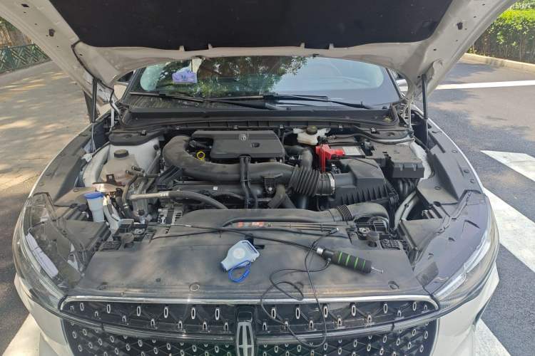 Used Lincoln Z 2025 2.0T Luxury Edition Engine Bay