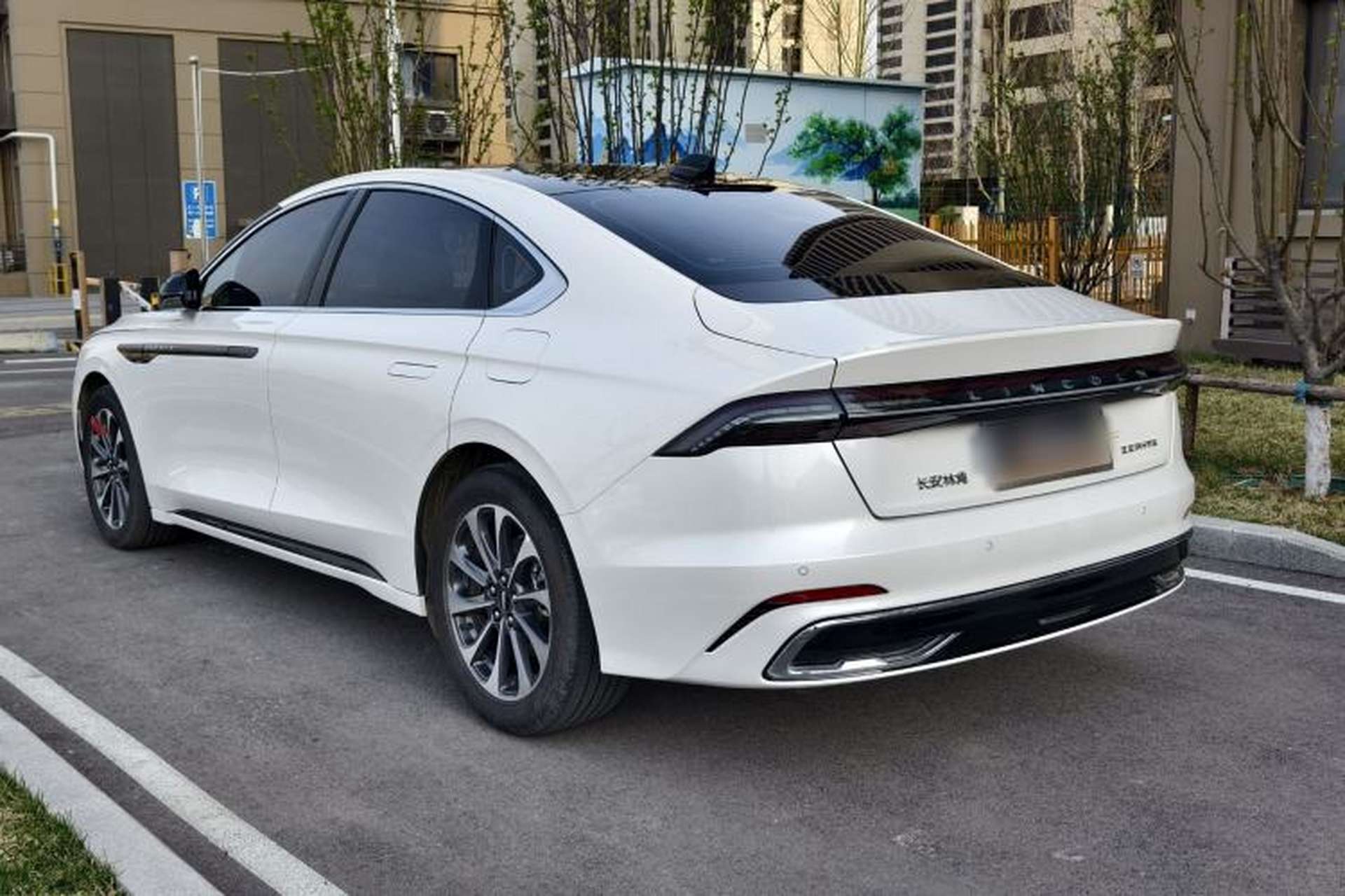 Used Lincoln Z 2025 2.0T Prestige Edition Exterior 5