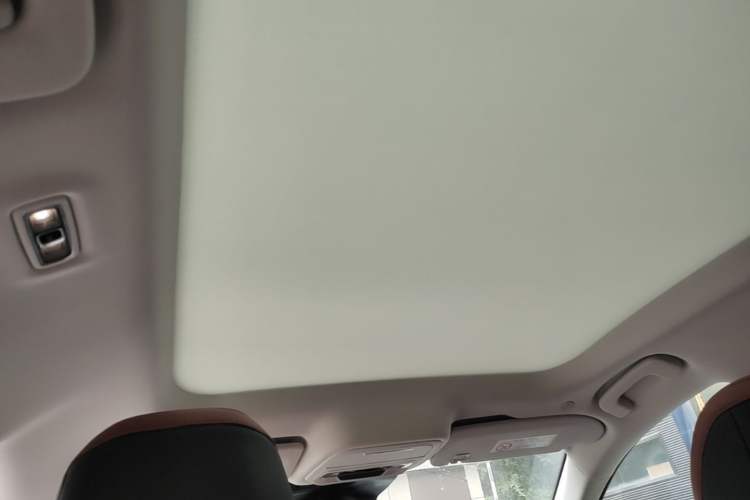 Used Lincoln Z 2025 2.0T Prestige Edition Headliner