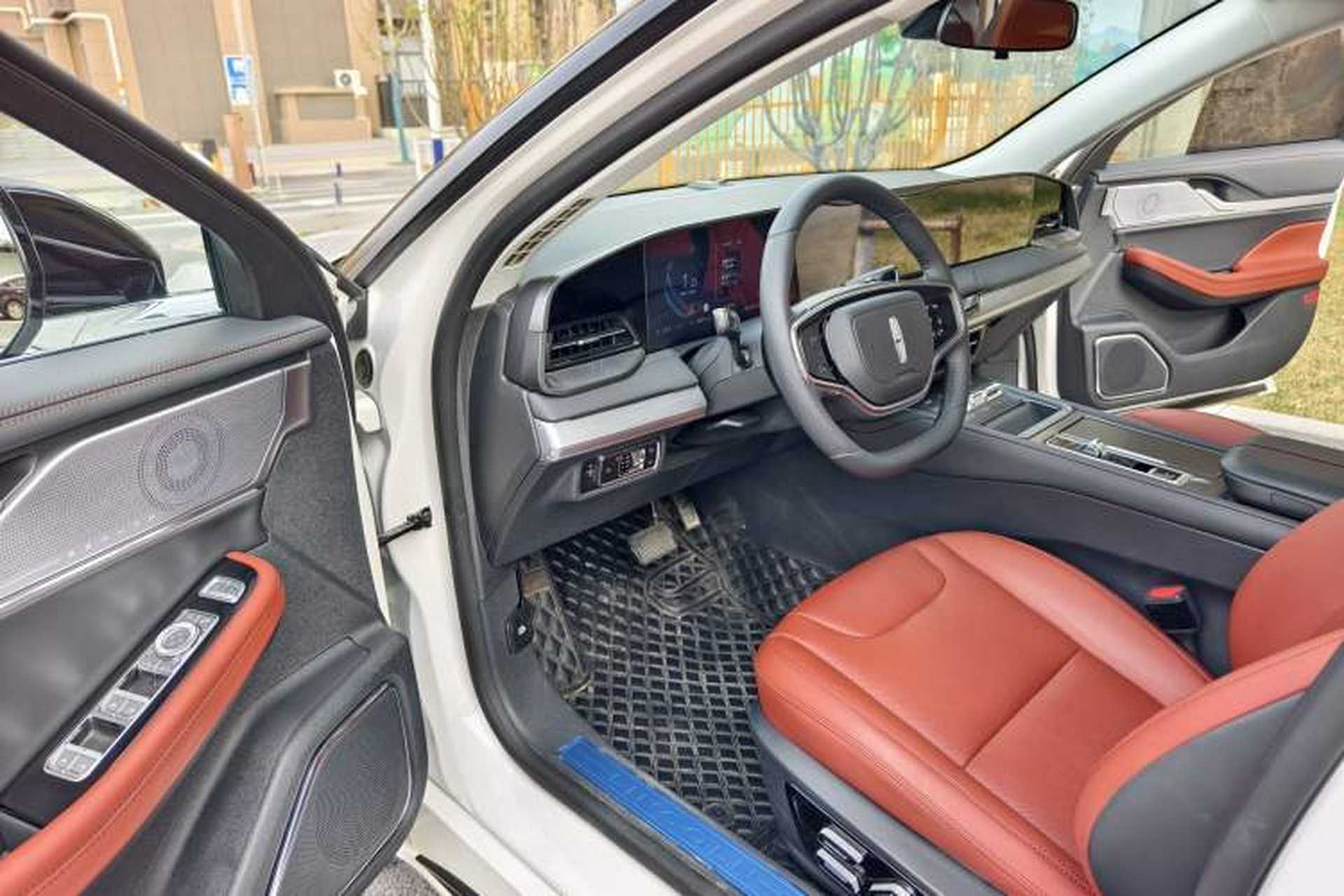 Used Lincoln Z 2025 2.0T Prestige Edition Interior 1