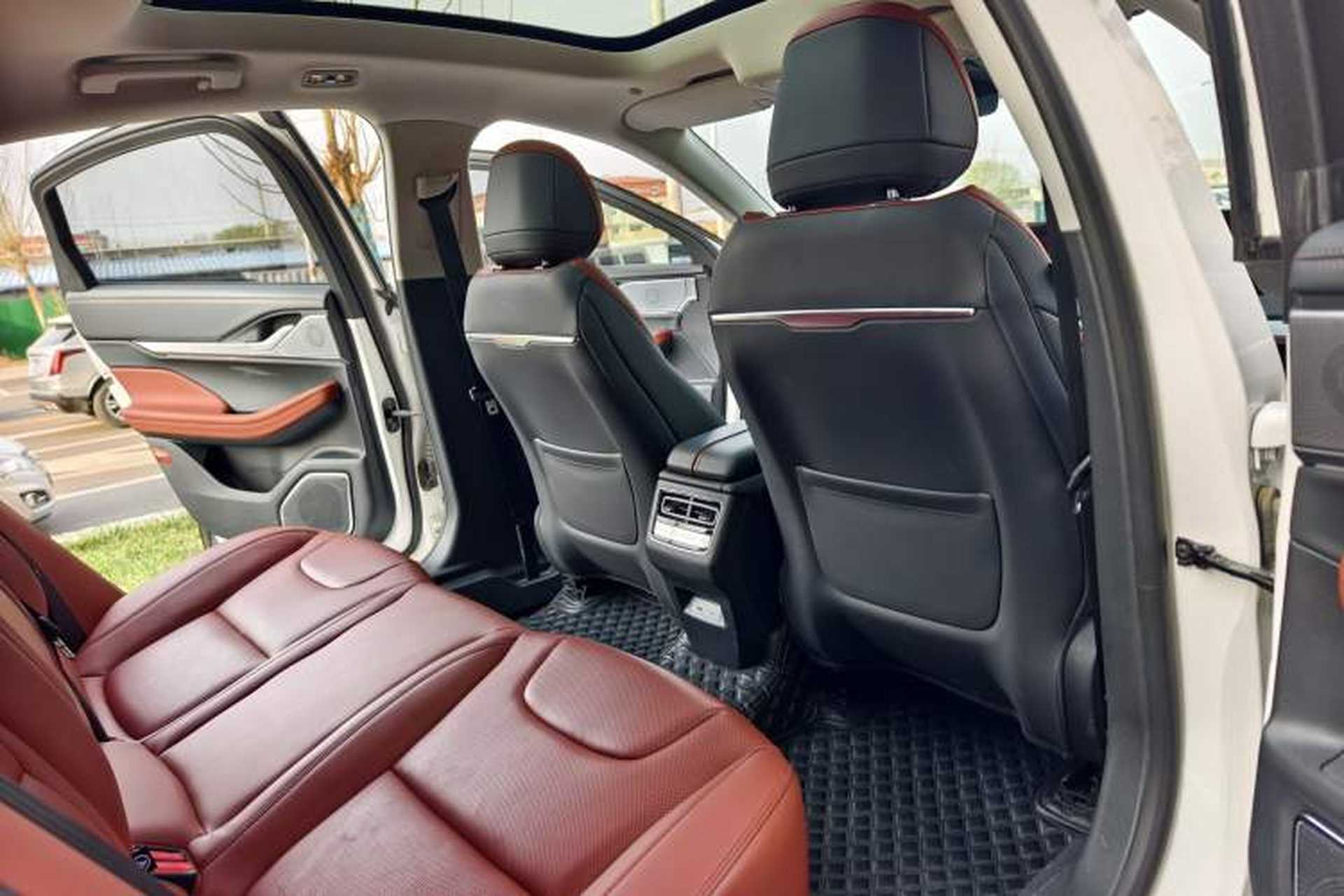 Used Lincoln Z 2025 2.0T Prestige Edition Interior 5