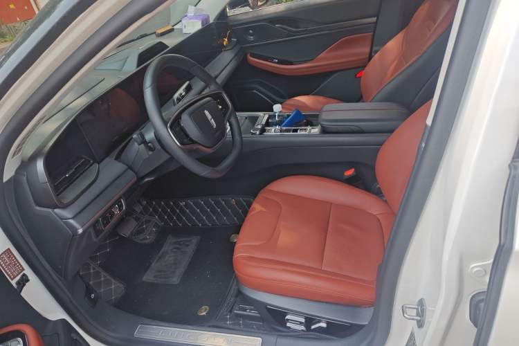 Used Lincoln Z 2025 2.0T Luxury Edition Left Front Seat