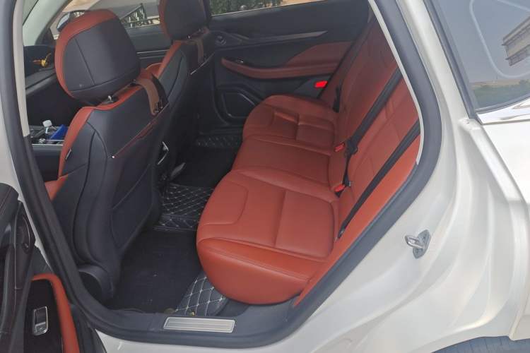 Used Lincoln Z 2025 2.0T Luxury Edition Left Rear Seat