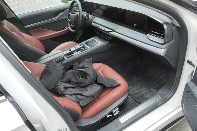 Used Lincoln Z 2025 2.0T Prestige Edition Right Front Seat