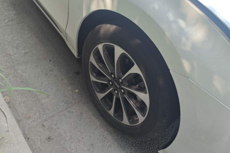 Used Lincoln Z 2025 2.0T Prestige Edition Right Front Wheel Hub