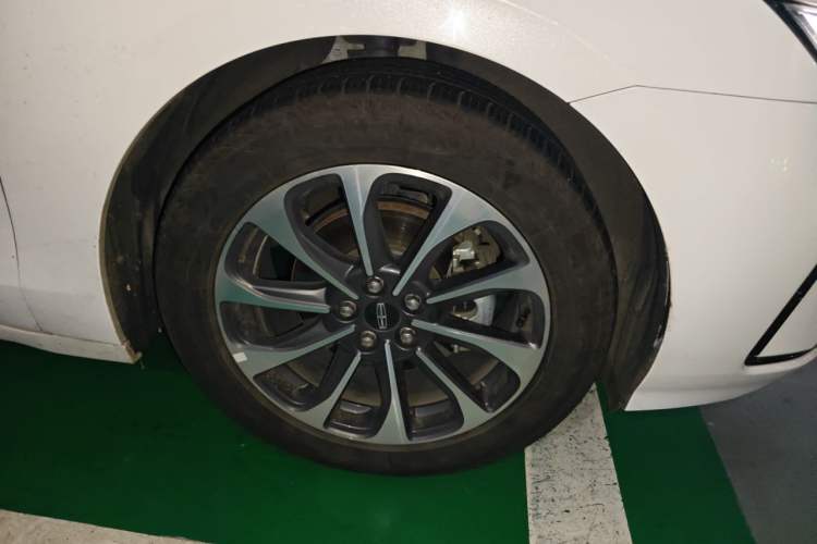 Used Lincoln Z 2025 2.0T Prestige Edition Right Front Wheel Hub