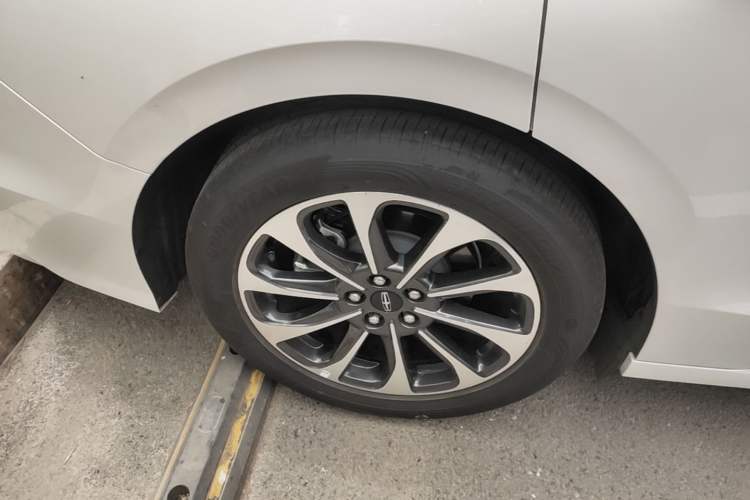 Used Lincoln Z 2025 2.0T Prestige Edition Right Rear Wheel Hub