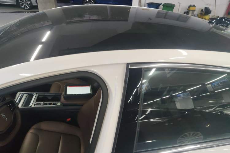Used Lincoln Z 2025 2.0T Prestige Hybrid Edition Roof