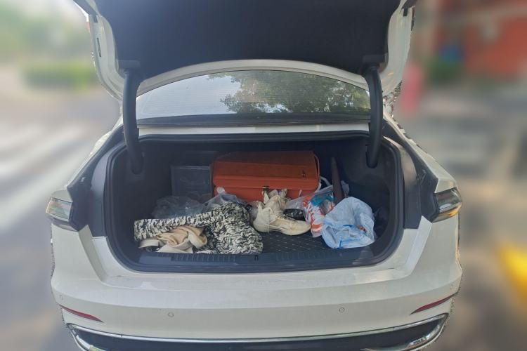 Used Lincoln Z 2025 2.0T Luxury Edition Trunk