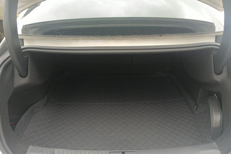Used Lincoln Z 2025 2.0T Prestige Hybrid Edition Trunk