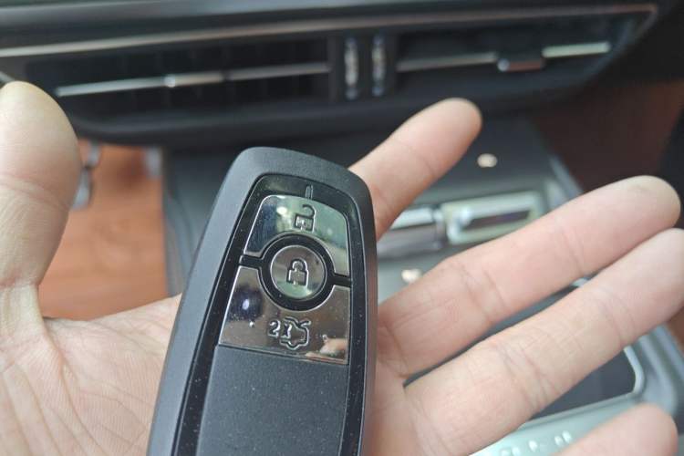 Used Lincoln Z 2025 2.0T Prestige Edition Vehicle Key
