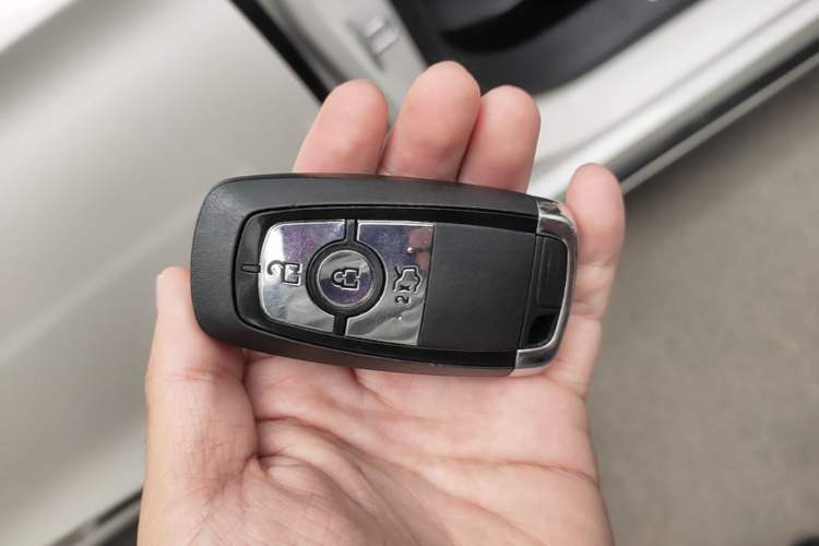 Used Lincoln Z 2025 2.0T Prestige Edition Vehicle Key