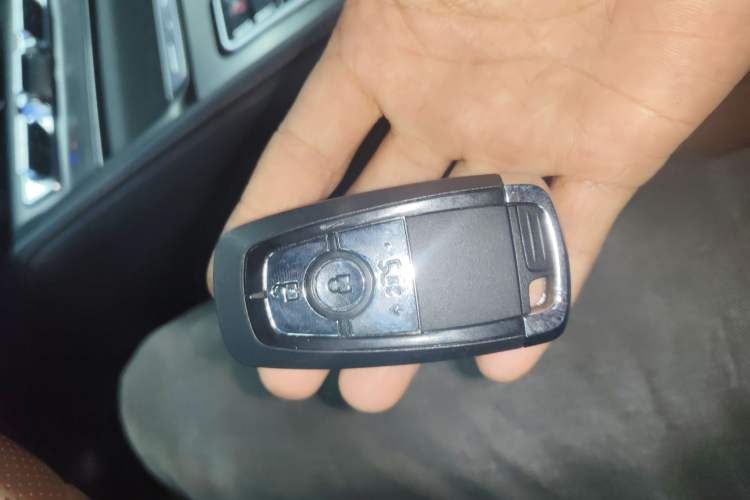 Used Lincoln Z 2025 2.0T Prestige Hybrid Edition Vehicle Key
