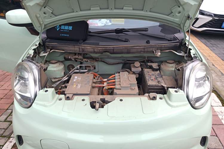 Used LINGBOX 2021 – Cai Wenji Edition Engine Bay