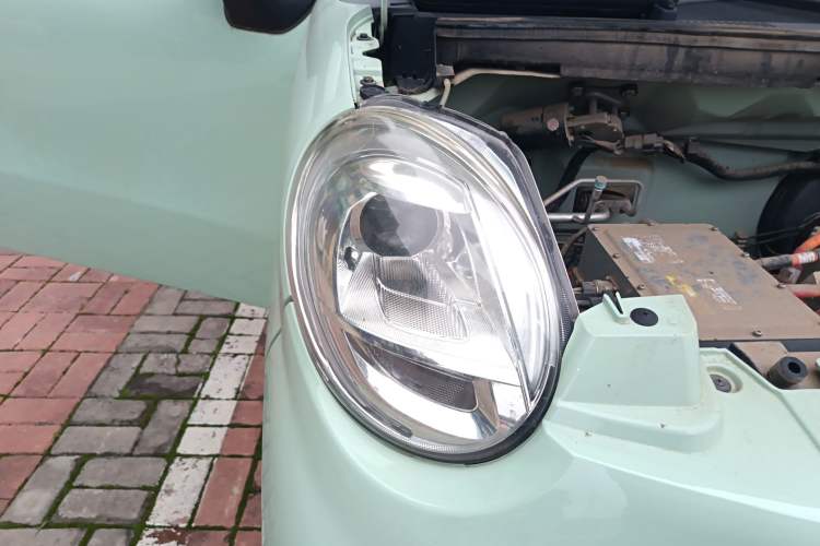 Used LINGBOX 2021 – Cai Wenji Edition Right Front Headlight