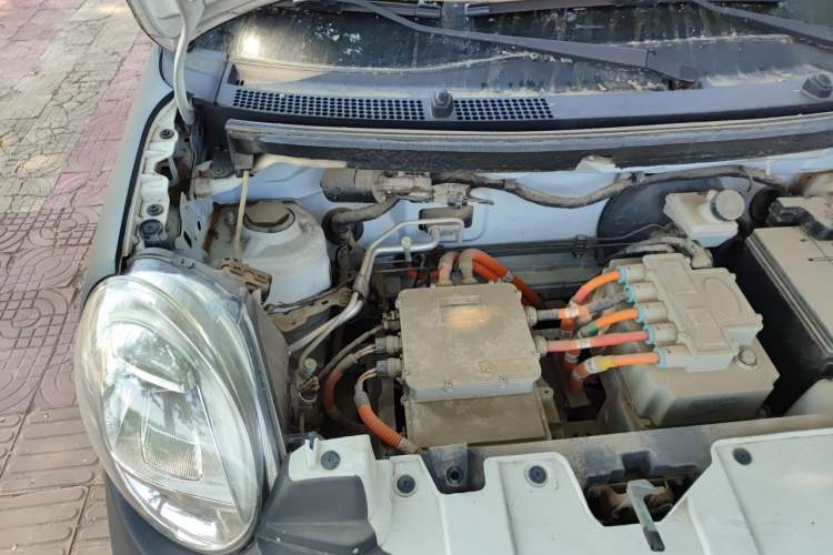 Used LINGBOX 2021 – Cai Wenji Edition Engine Bay Right