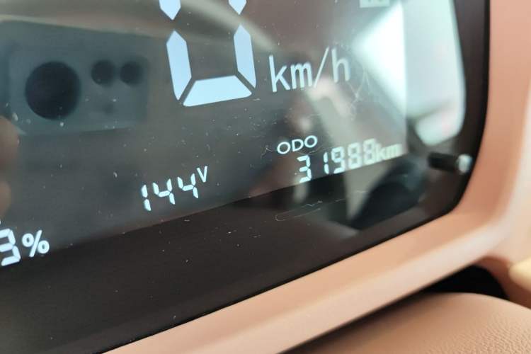 Used LINGBOX 2021 – Cai Wenji Edition Odometer Close Up