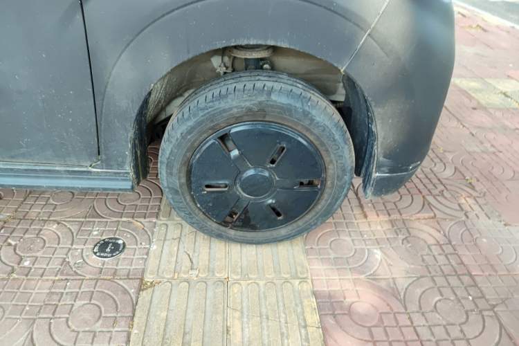 Used LINGBOX 2021 – Cai Wenji Edition Right Front Wheel Hub
